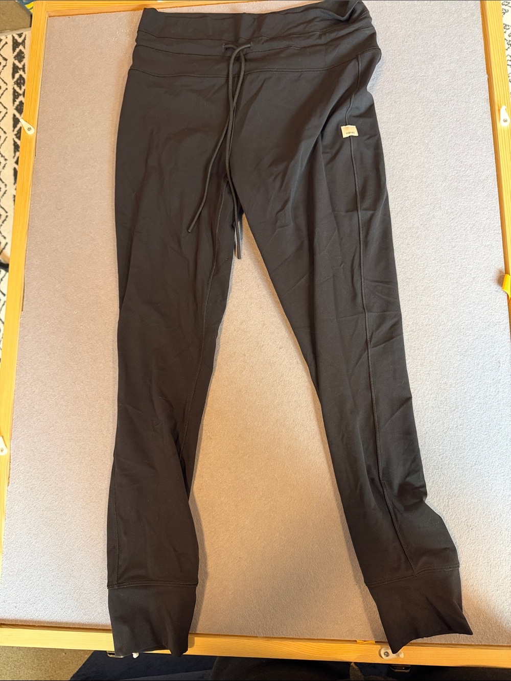 Vuori Womens Drawstring leggings